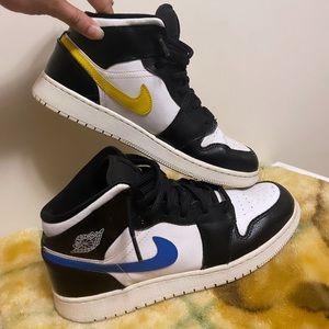 Air jordan 1 mid "multicolor swoosh" GS